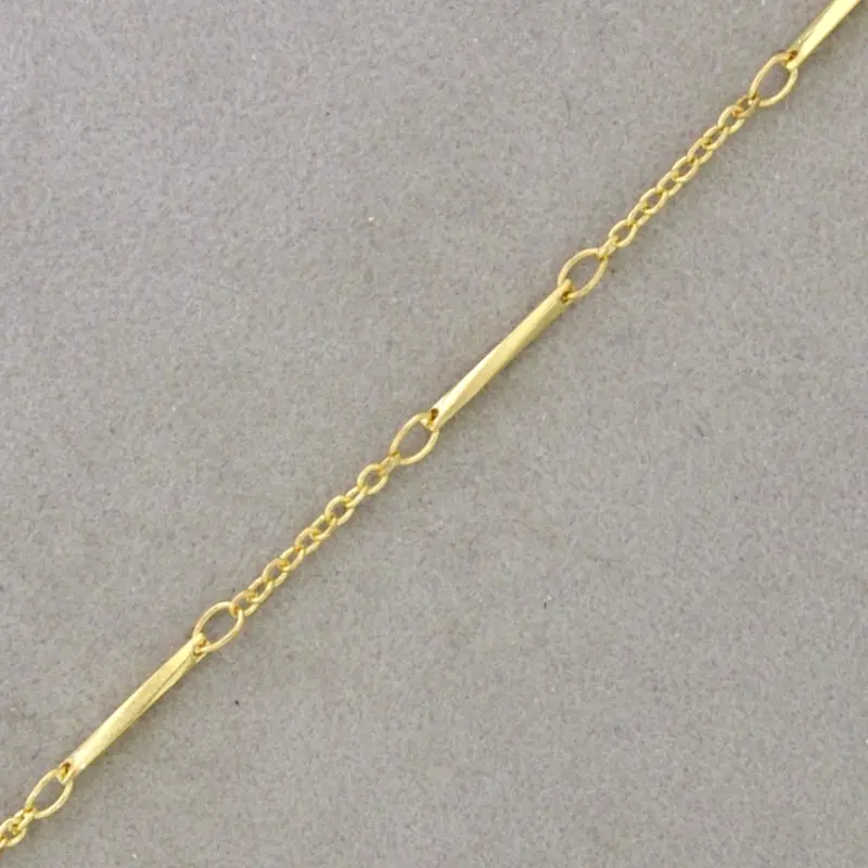 Brass chain width 1,3mm. Length of the ornament: 12mm