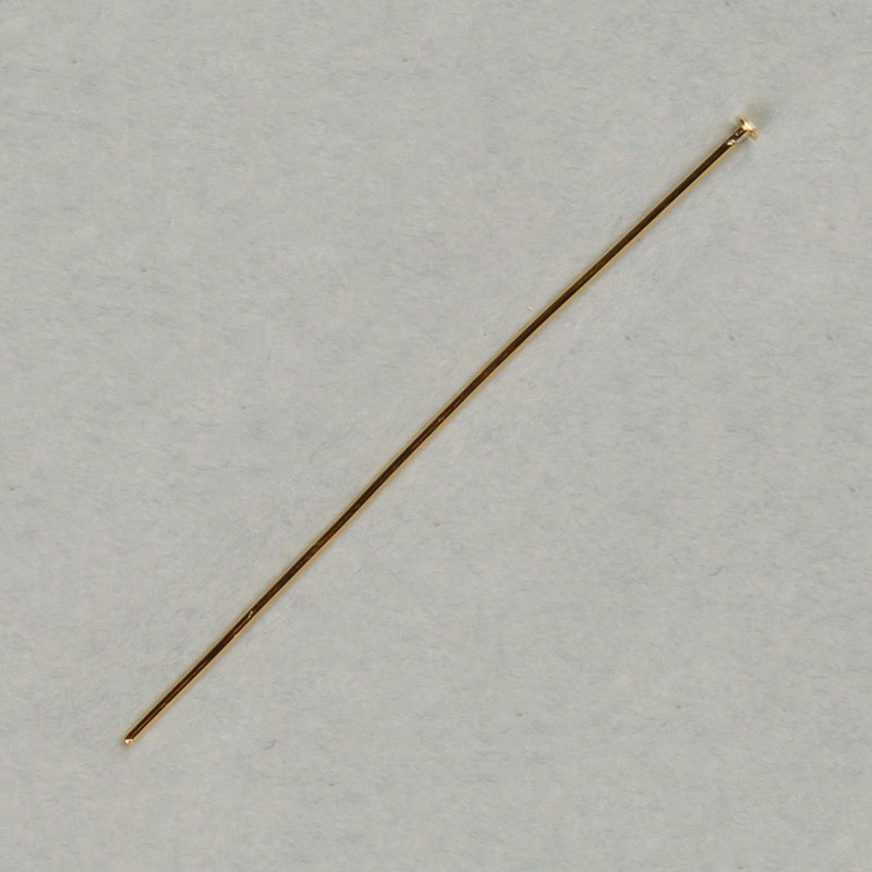 Alfiler de latón largo 62mm. Hilo Ø 0,6mm. Medida de la cabeza plana Ø 1,75mm.