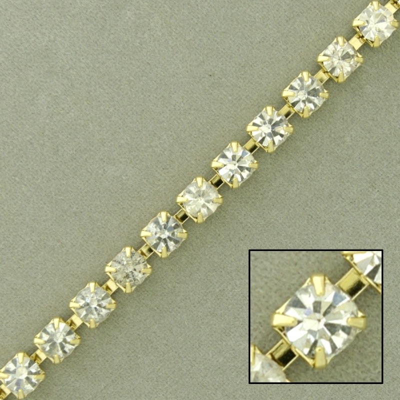 Chaîne en laiton strass taille PP24 (SS12). Largueur 3,2mm.