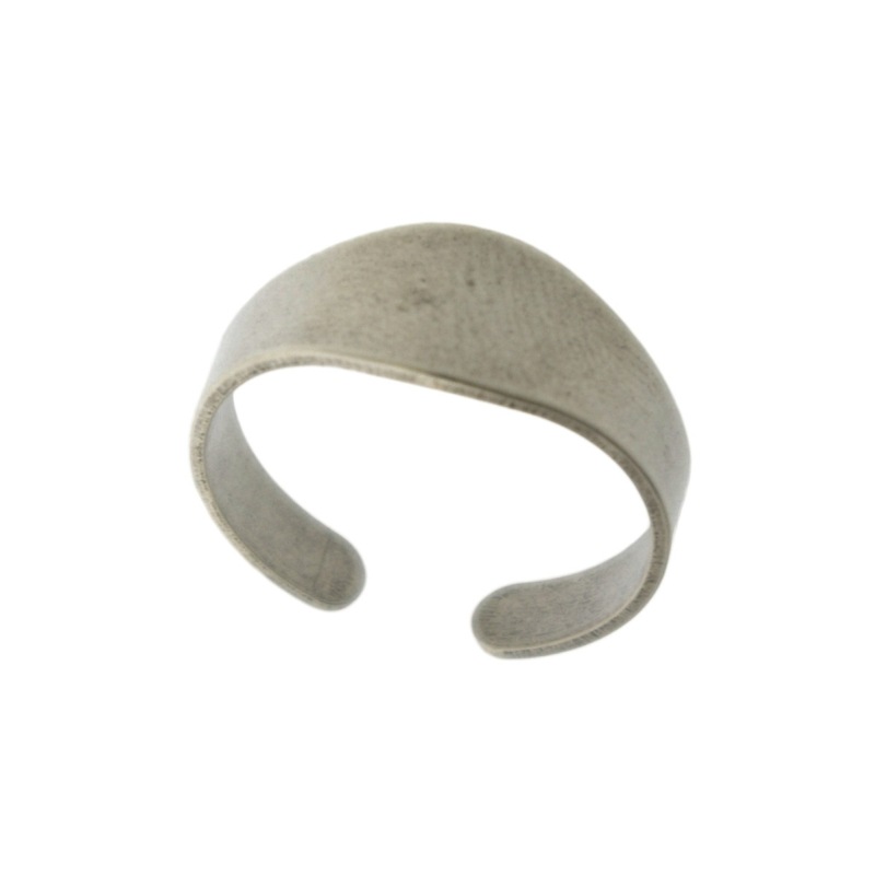 Adjustable ring base. Interior Ø 18 mm. Width 8,3mm.