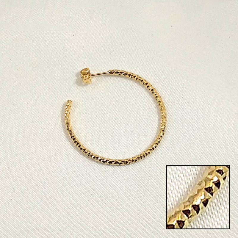 [810323500] Worked wire creole earring Ø35mm