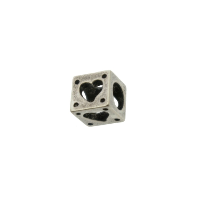 Intercalaire cube coeur 8x8mm. Trou  Ø 5mm.