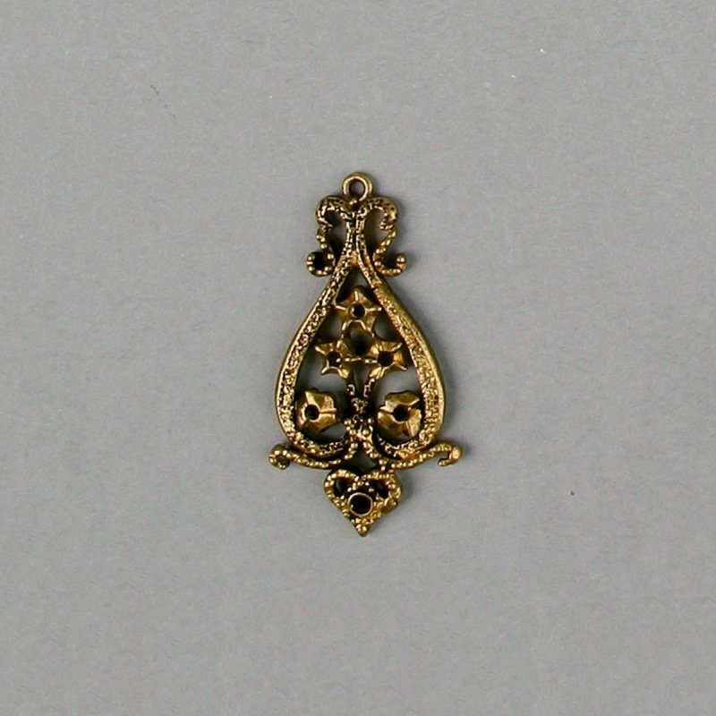 Support filigree 44x24mm avec 6 cavités pour strass