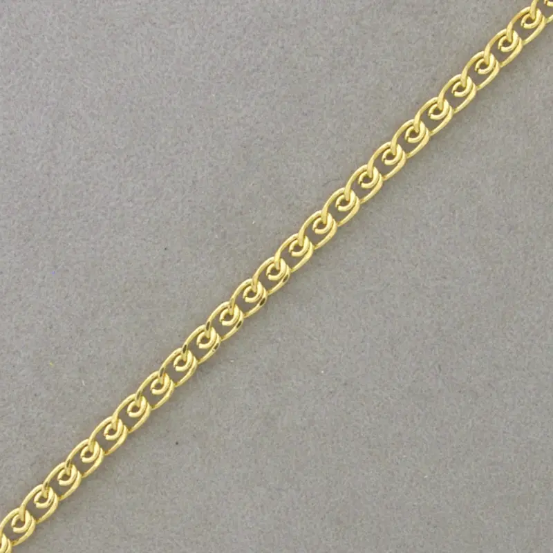 Brass chain width 3,7mm.