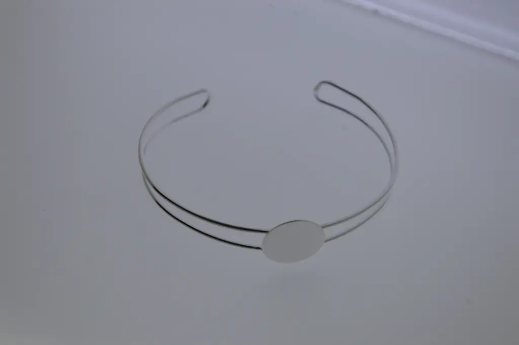 [543310200] Soldered Disc Thread Bracelet. Silver plated.