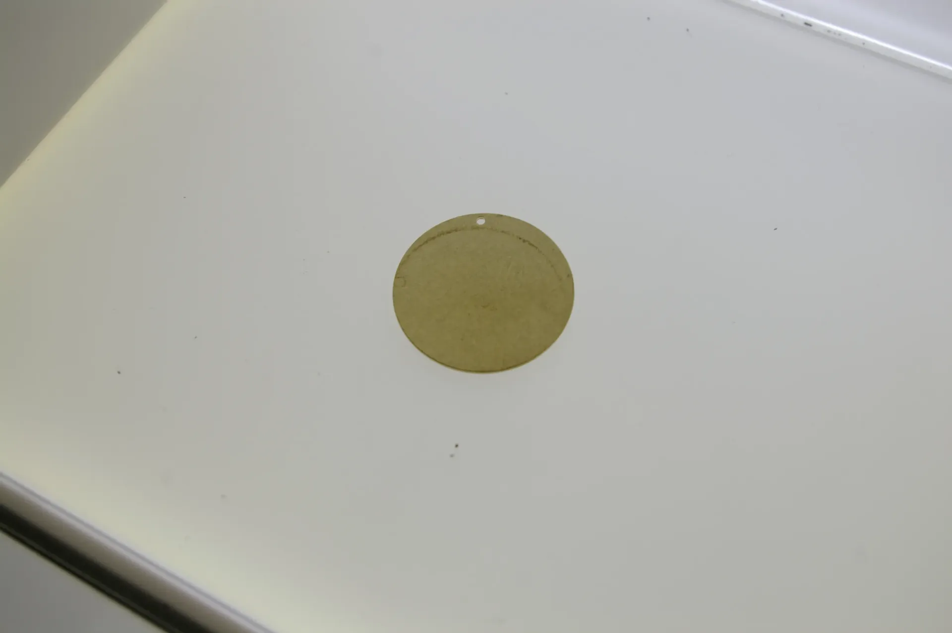 [129583000] Disco de latón Ø 30mm con agujero.