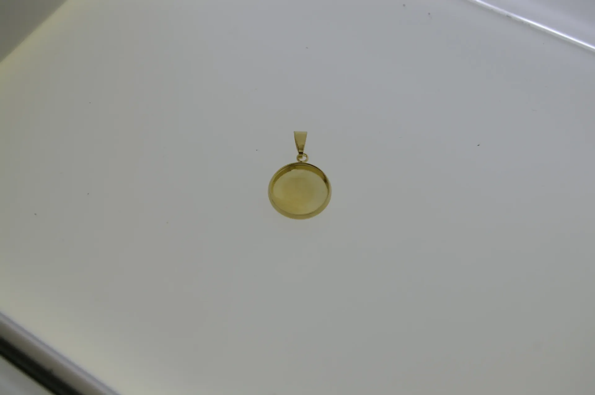 Base ronde extérieur Ø15,5mm, intérieur Ø14mm pour pierres à base plate Ø14mm