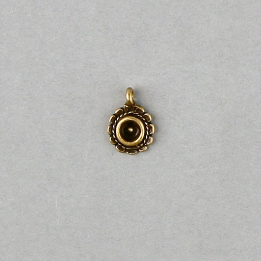 [116790000] Filigree finding Ø10mm with a socket to strass size SS17